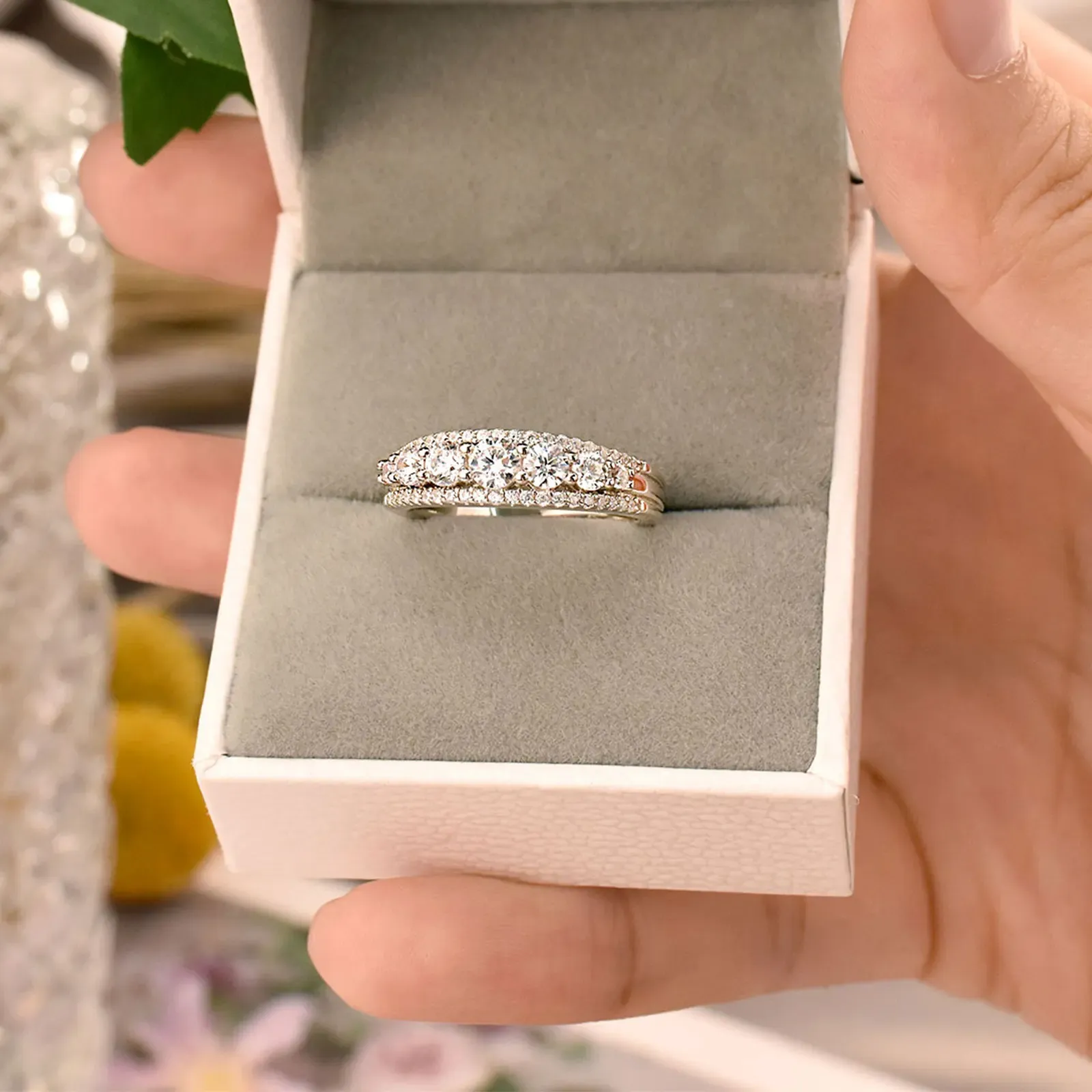 Newshe 925er Silber-Eternity-Ring mit Rundzirkonia