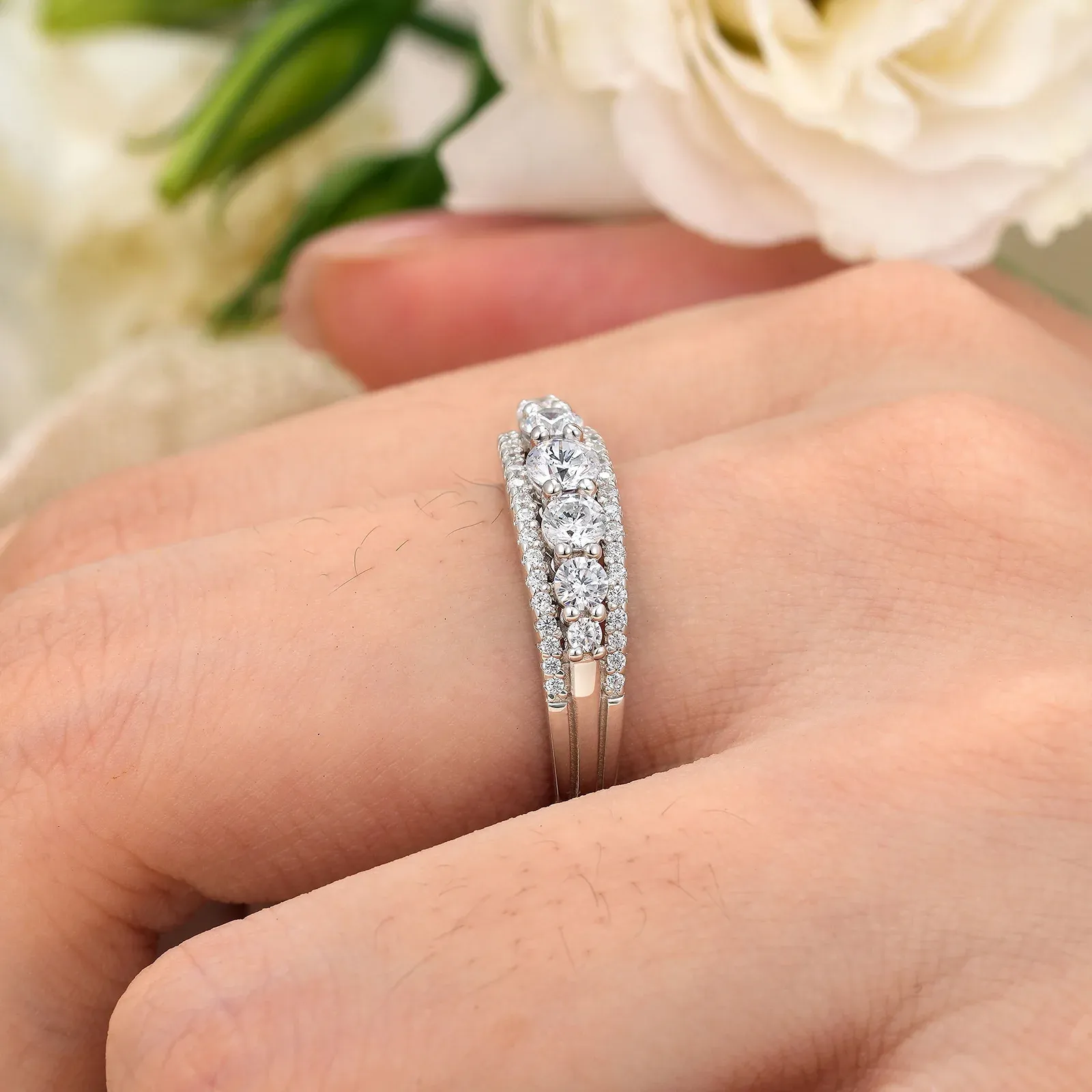 Newshe 925er Silber-Eternity-Ring mit Rundzirkonia