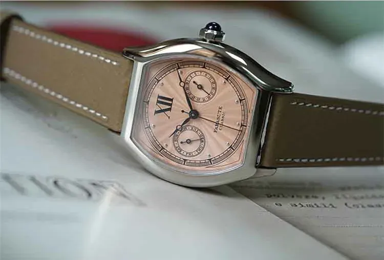 FARASUTE Herren-Quarzuhr mit Tonneau-Gehäuse und Saphirglas