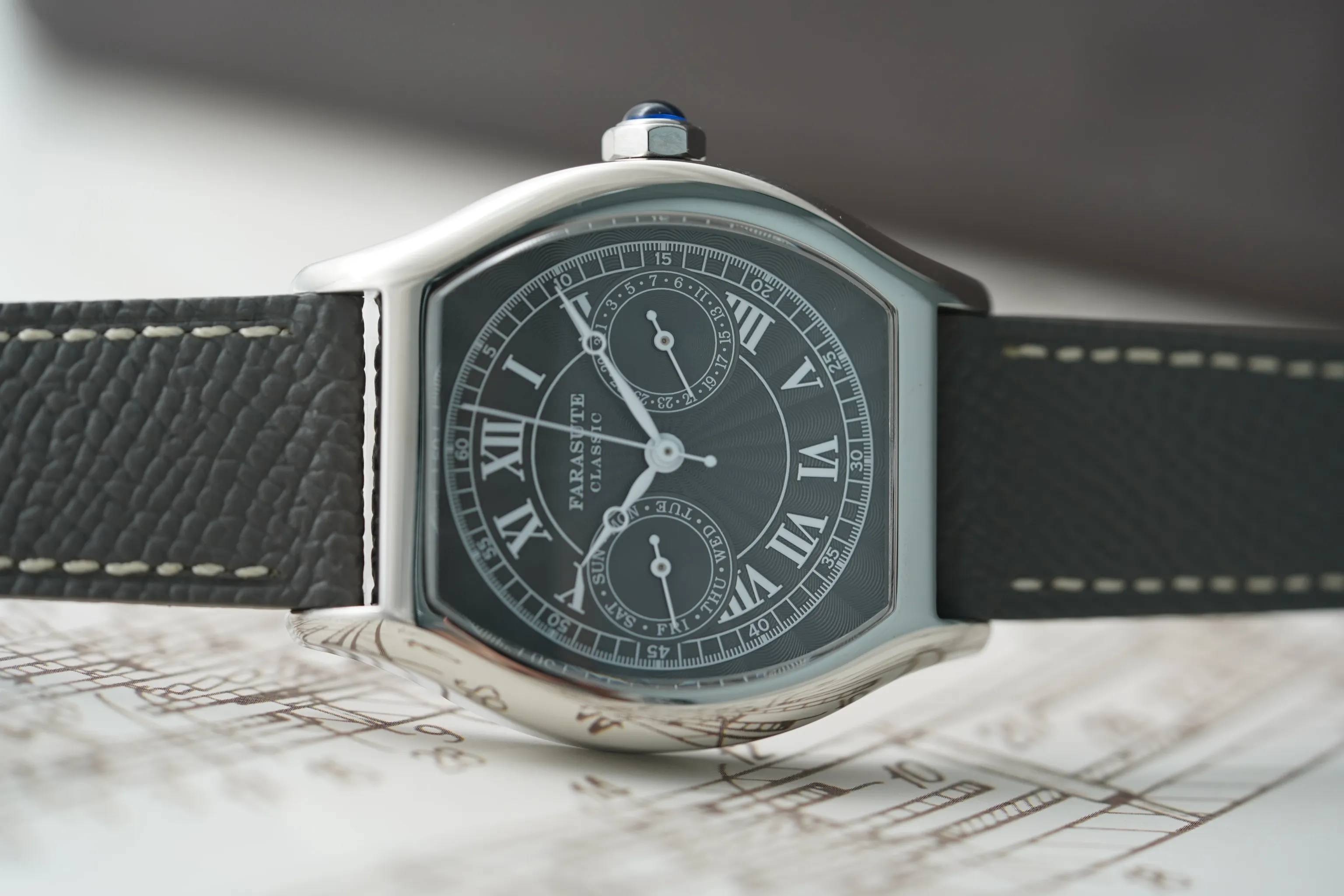 FARASUTE Retro-Quarzuhr 36 mm mit Saphirglas