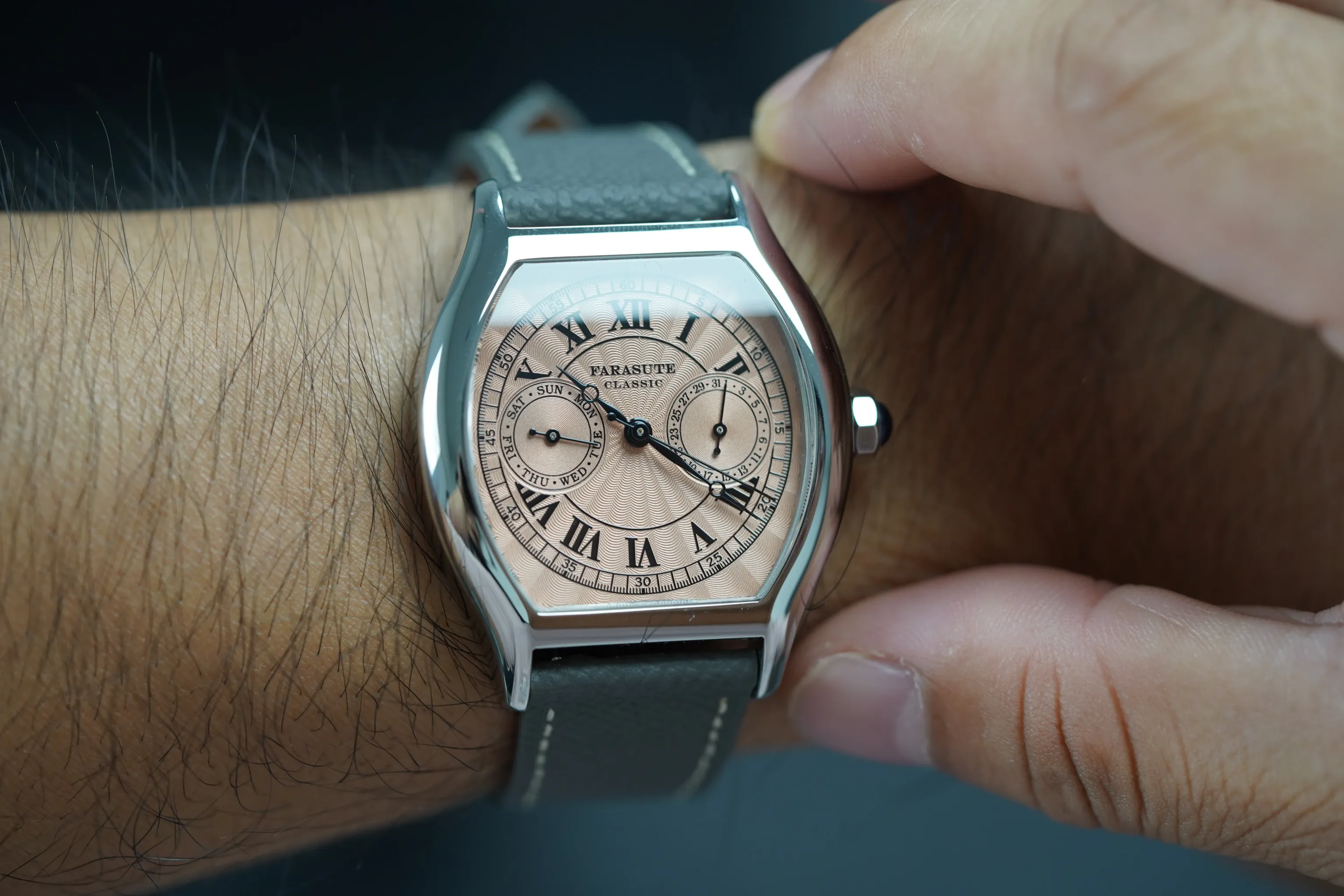 FARASUTE Retro-Quarzuhr 36 mm mit Saphirglas