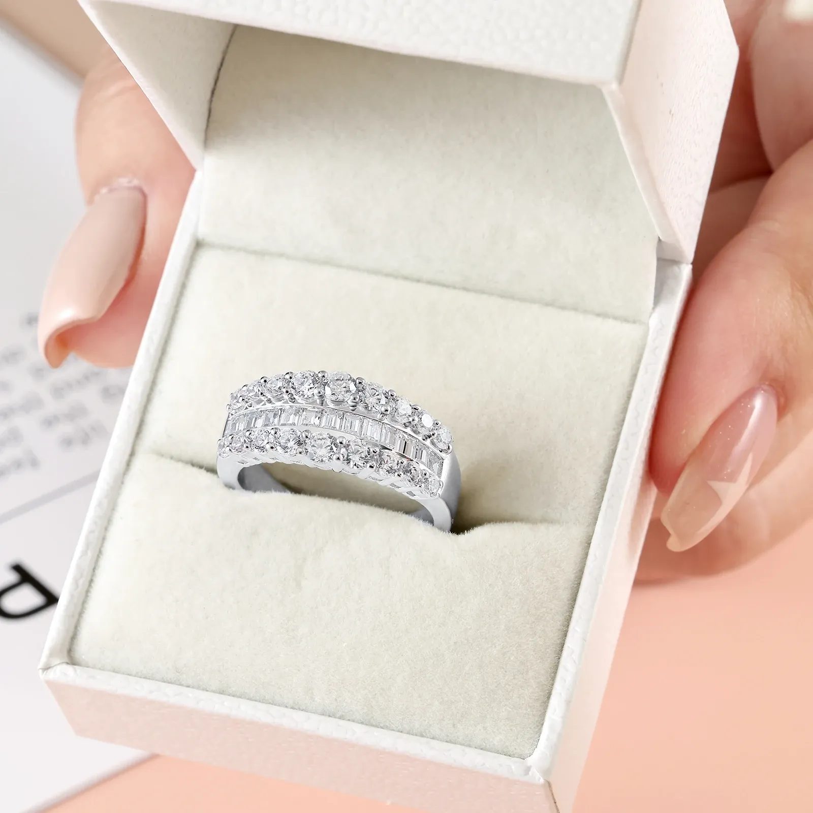 Zertifizierter Moissanit-Ring aus 925er Silber mit Rundschliff