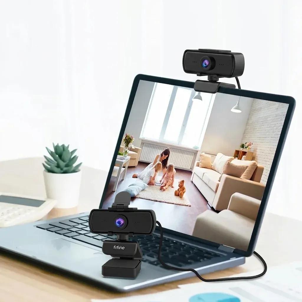 FIFINE USB-Webcam mit Stativ auf Laptop