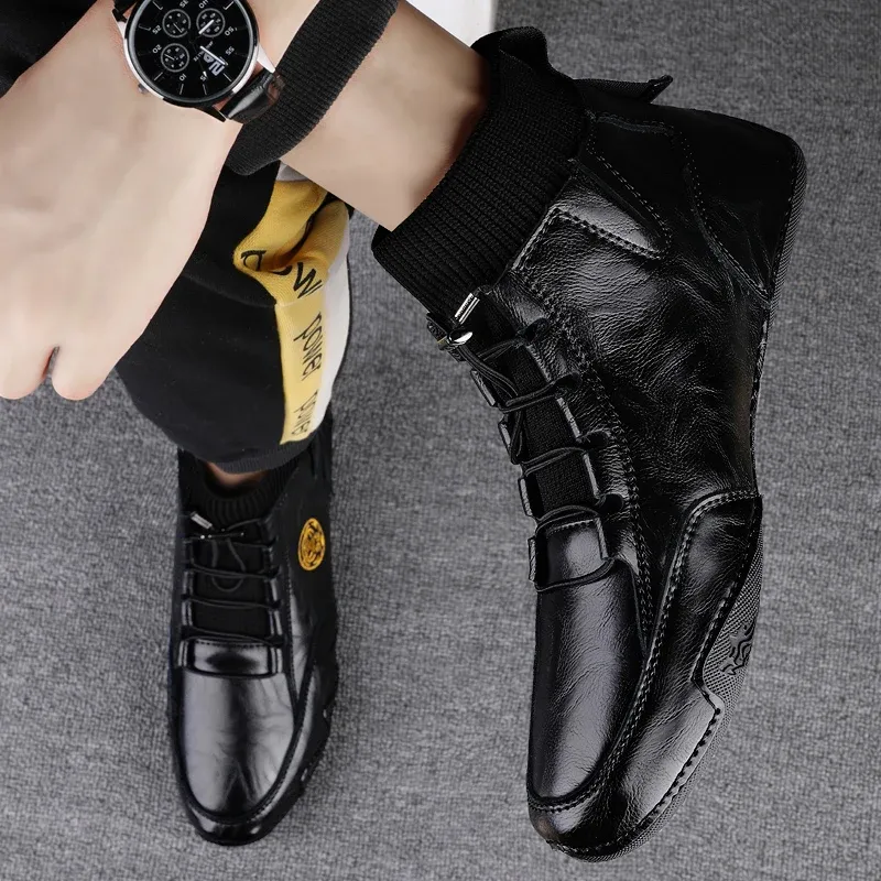 Herren-Echtleder-Ankle-Boot mit Elastikbund und Rundkappe