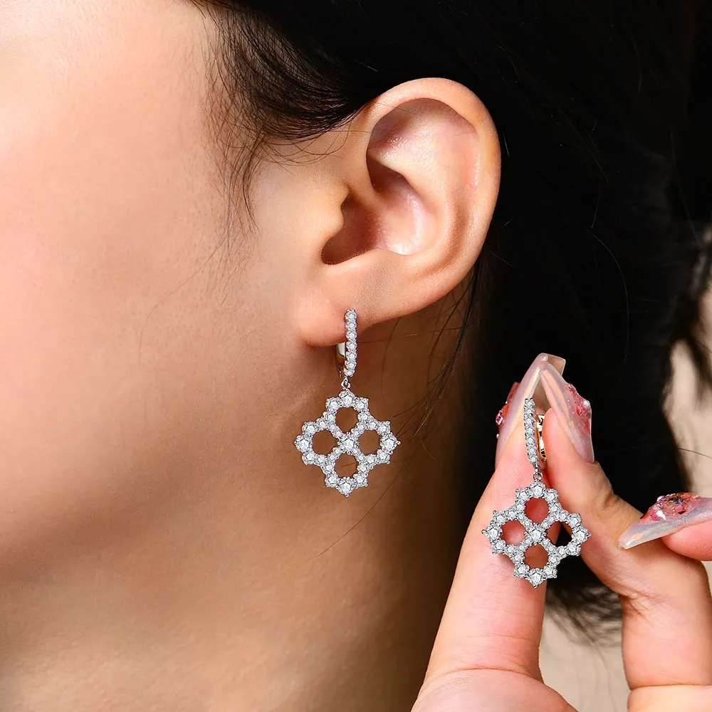 Moissanit-Tropfenohrringe aus 925er Silber mit D-Farbgrad