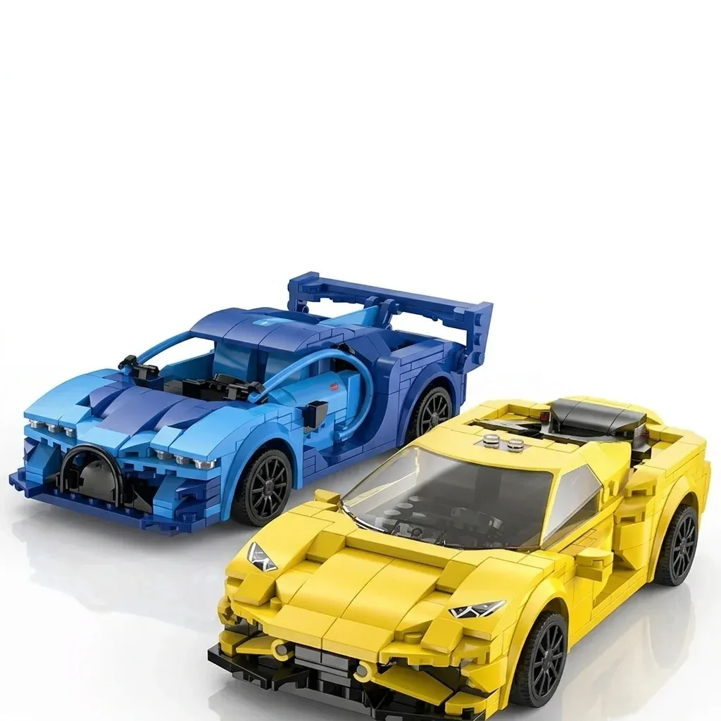 Zwei ferngesteuerte Klemmbaustein-Rennwagen