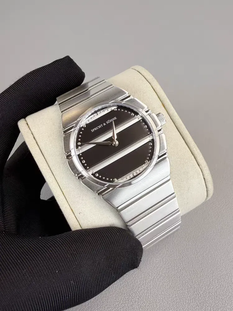 Specht & Söhne ultraflache Herren-Quarzuhr in Gold