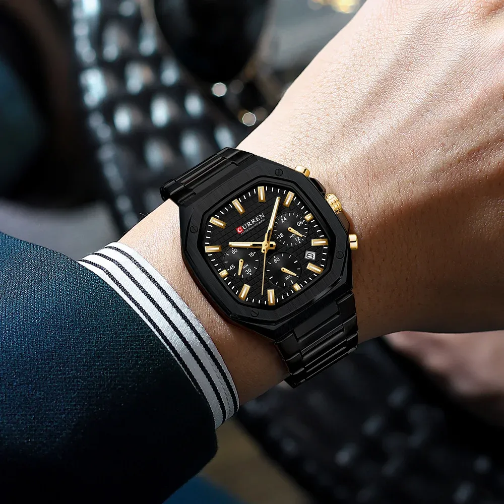 CURREN Herren-Quarzuhr in Square-Optik mit Chronograph und Goldakzenten