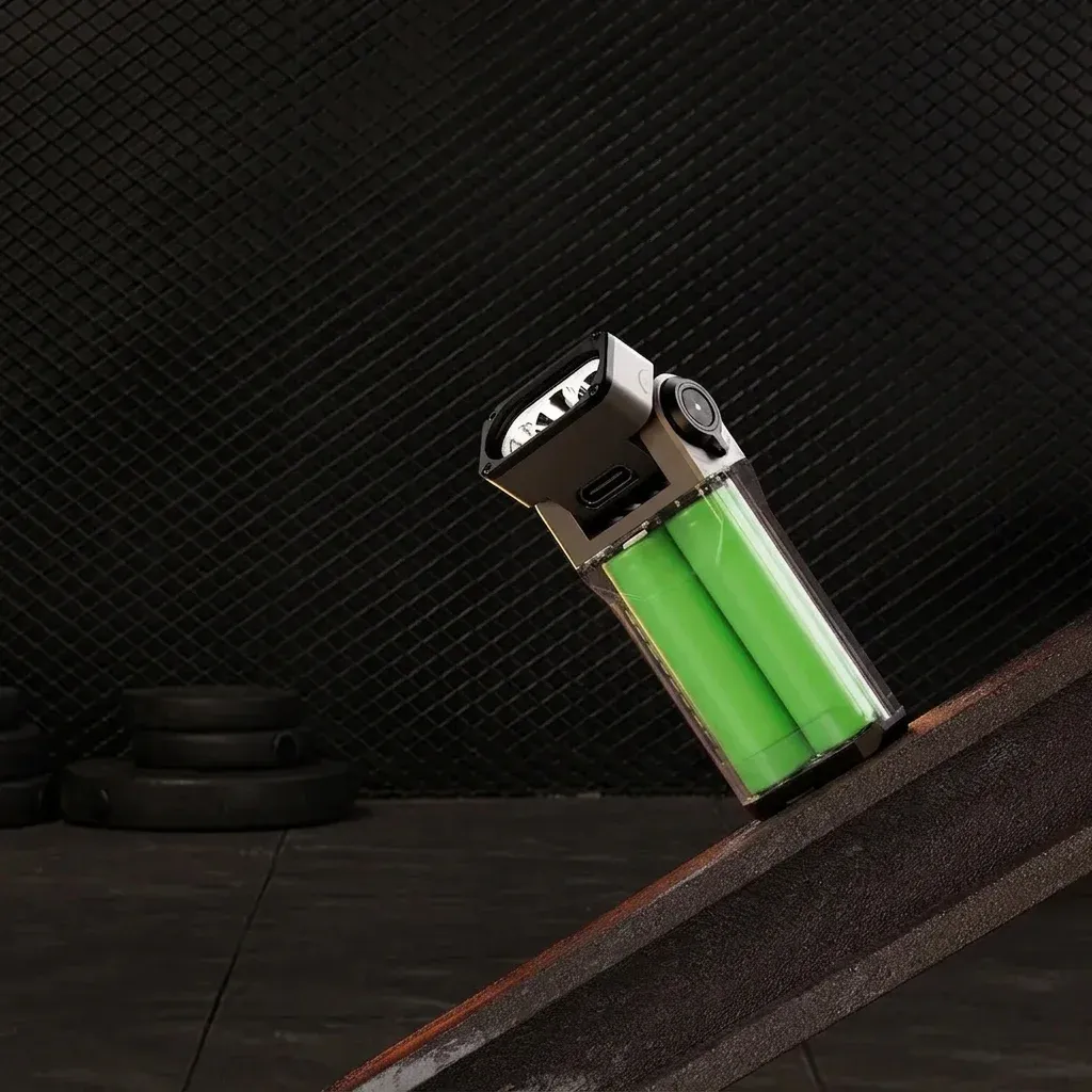 Sofirn ST2 Taschenlampe auf weißem Hintergrund