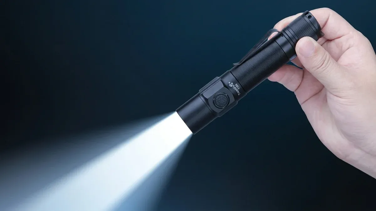 TrustFire T10R taktische LED-Taschenlampe