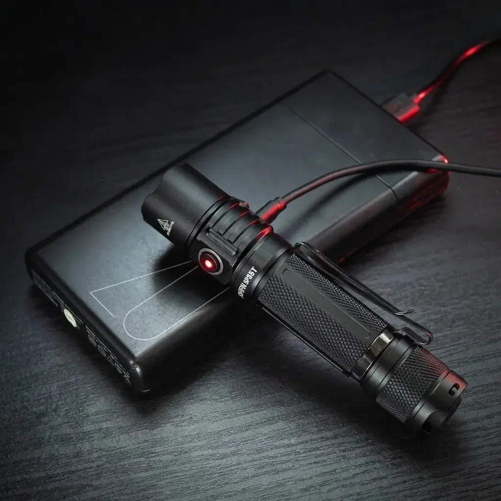 Sofirn SP35T taktische LED-Taschenlampe schwarz