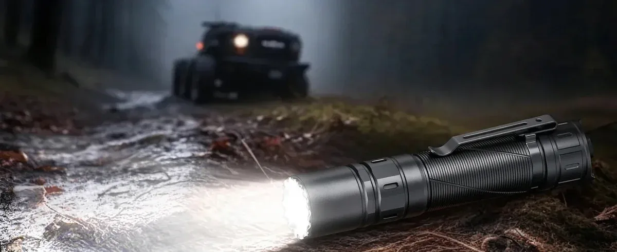 Sofirn SK30 taktische Taschenlampe schwarz