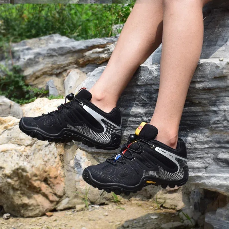 Wasserdichte Wanderstiefel mit Knöchelschutz und breiter Passform