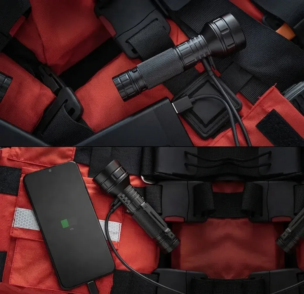 Schwarze Sofirn IF22A Taschenlampe mit Ladekabel